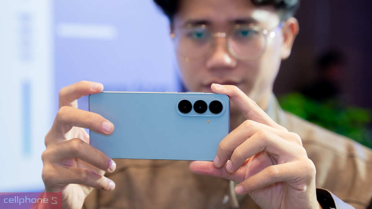 Samsung là thương hiệu điện thoại chống nước phổ biến