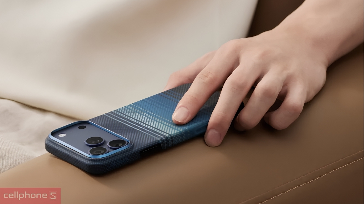 Ốp lưng iPhone 17 Pro Aramid mỏng nhẹ với họa tiết sợi đan