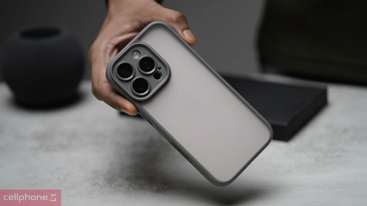 Ốp lưng iPhone 16 Pro Max bảo vệ màn hình và cụm camera