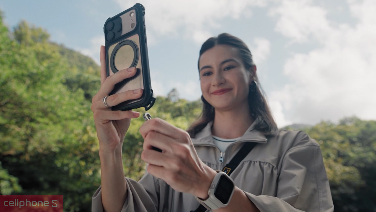 Ốp iPhone 18 Pro tương thích hai đời máy nhờ kích thước thân giống nhau