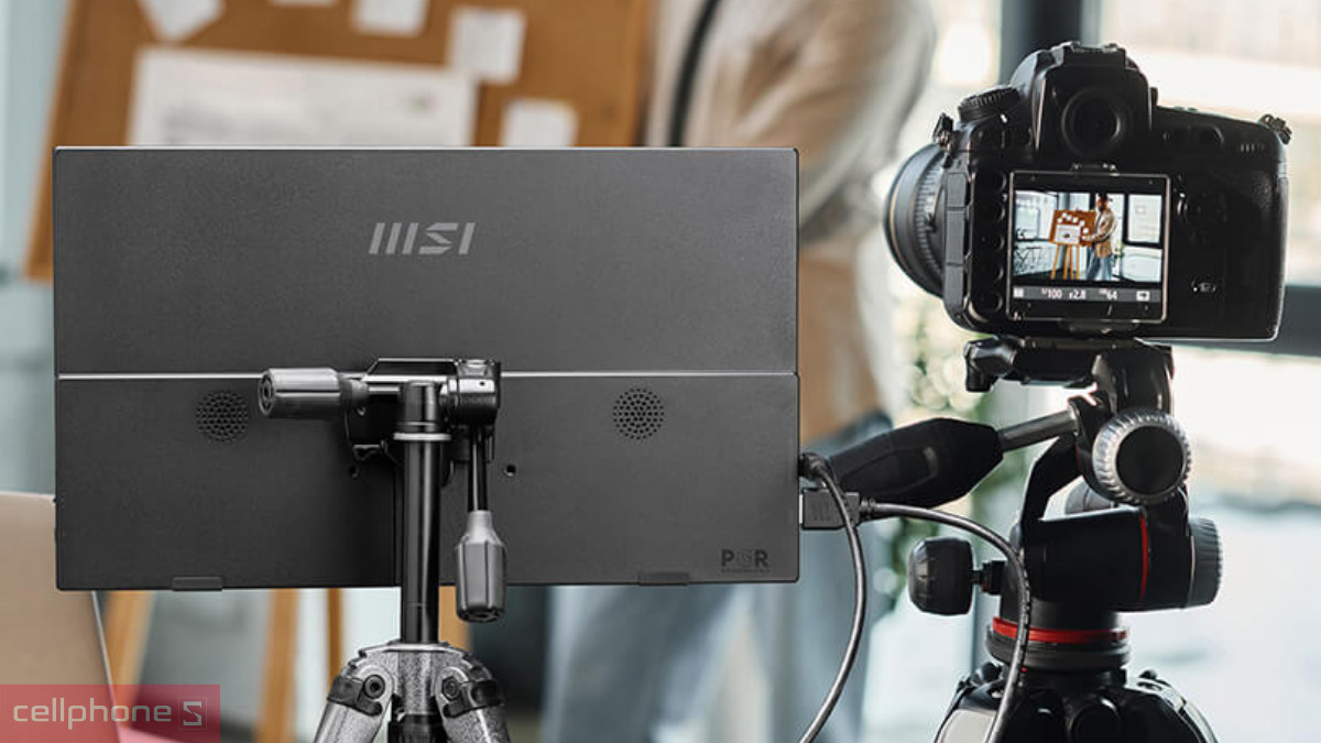 Màn hình 15.6 inch hỗ trợ học tập và làm việc linh hoạt
