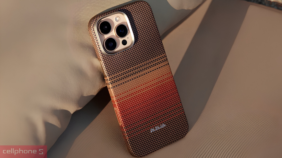 Ốp lưng iPhone 16 Pro Pitaka áp dụng công nghệ dệt chéo