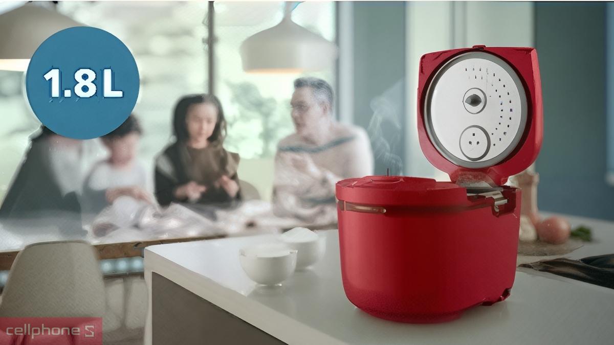 Dung tích 1.8L trên Nồi cơm điện tử Philips HD4719/32 phục vụ bữa cơm gia đình