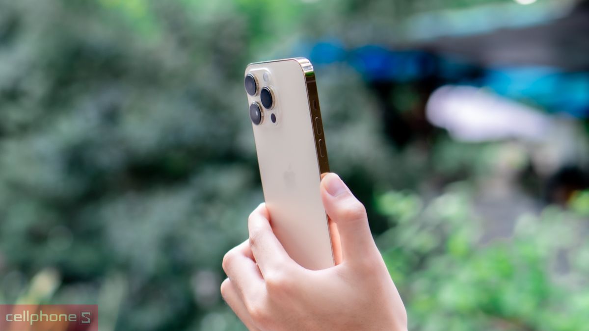 iPhone 14 Pro Max sử dụng mặt lưng kính nhám