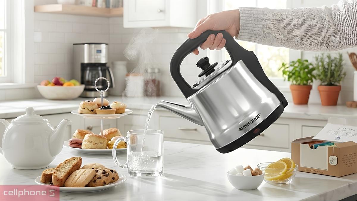 Ấm siêu tốc Inox 5L Sunhouse SHD1403 có tay cầm bản nhựa rộng dễ sử dụng