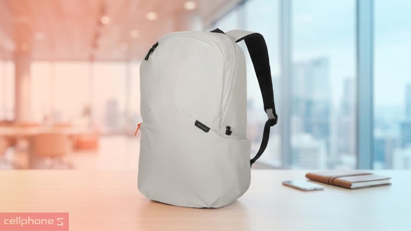 Khóa kéo an toàn giúp bảo vệ đồ đạc trên balo laptop Targus Terra Compact Backpack 16 inch