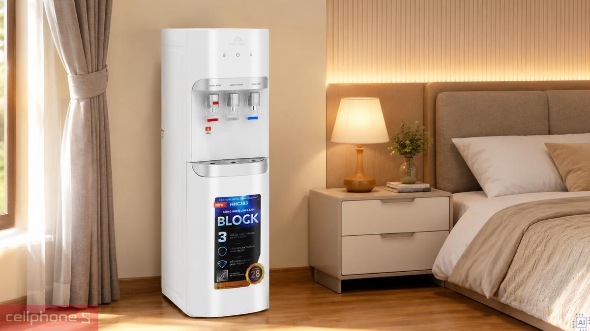 Kiểu dáng cây nước nóng lạnh hút bình Hoà Phát HHC383