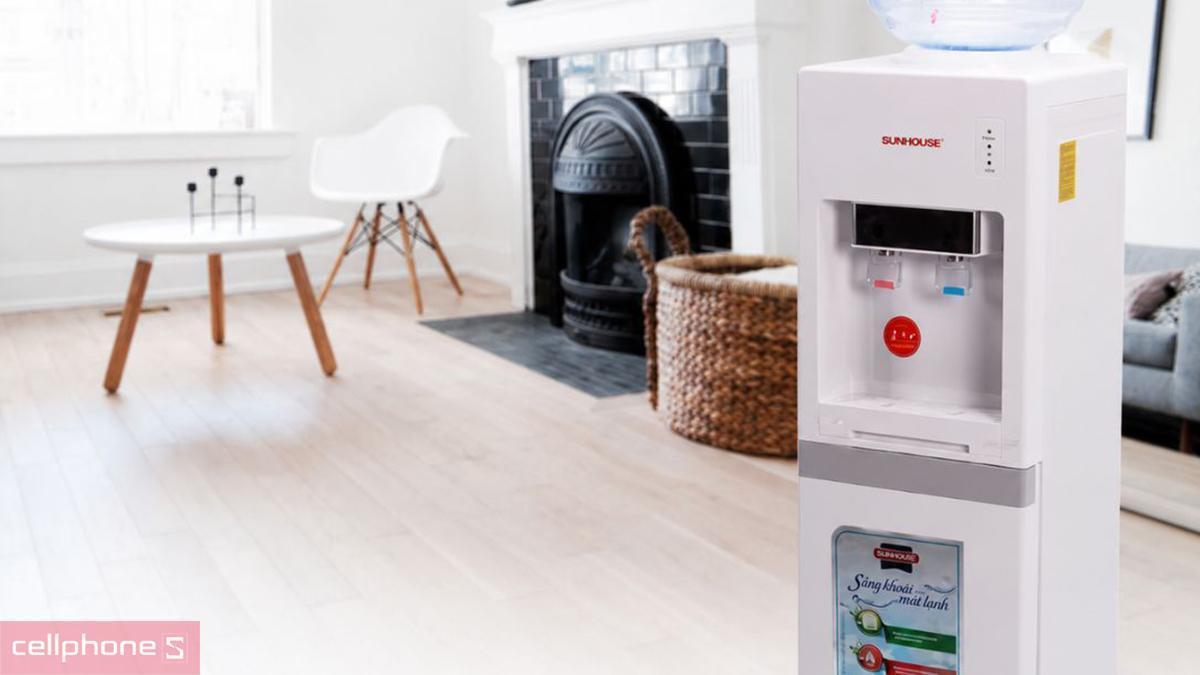 Cây nước Sunhouse SHD9602 có công suất làm nóng 580W, làm lạnh 75W