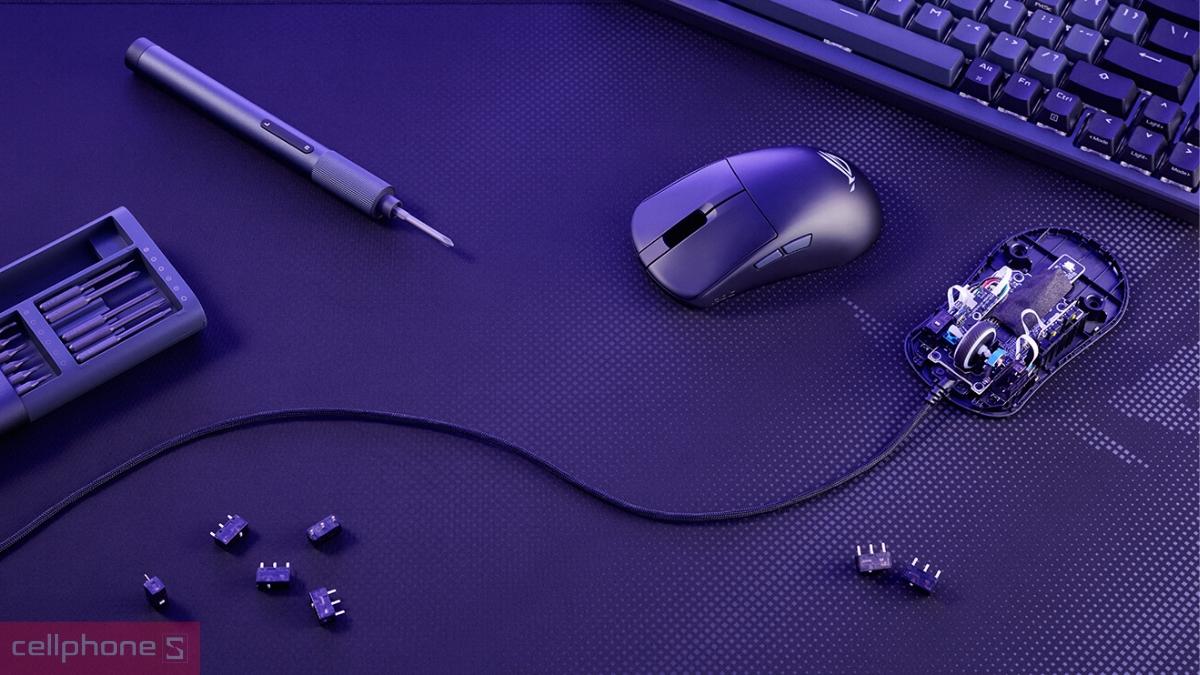Chuột Gaming có dây Asus ROG Harpe Mini Core có  socket Push-Fit 3 chân dễ dàng thay switch khi cần thiết