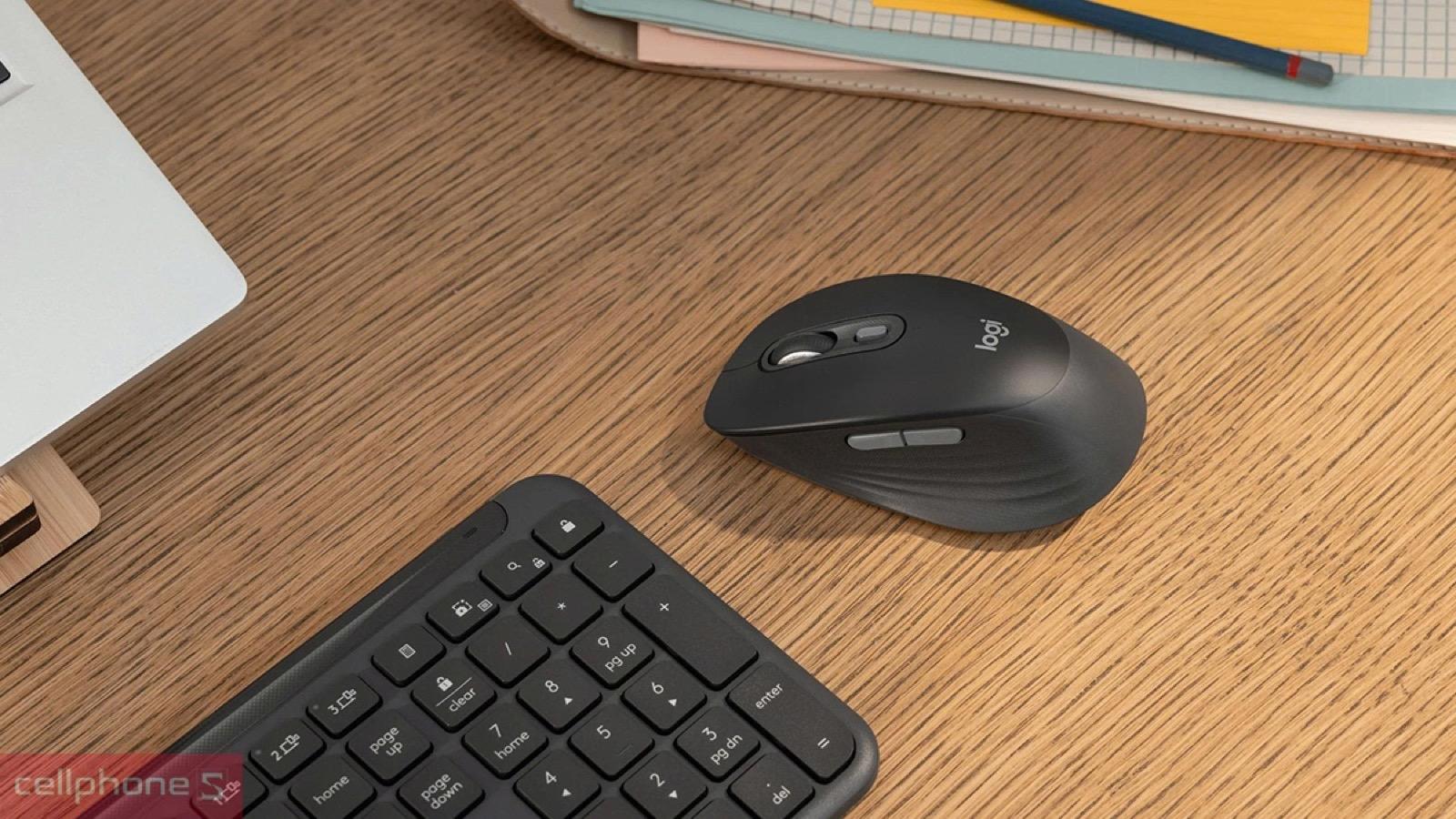 Thiết kế công thái học ôm tay của Chuột không dây Logitech Signature Comfort M840L