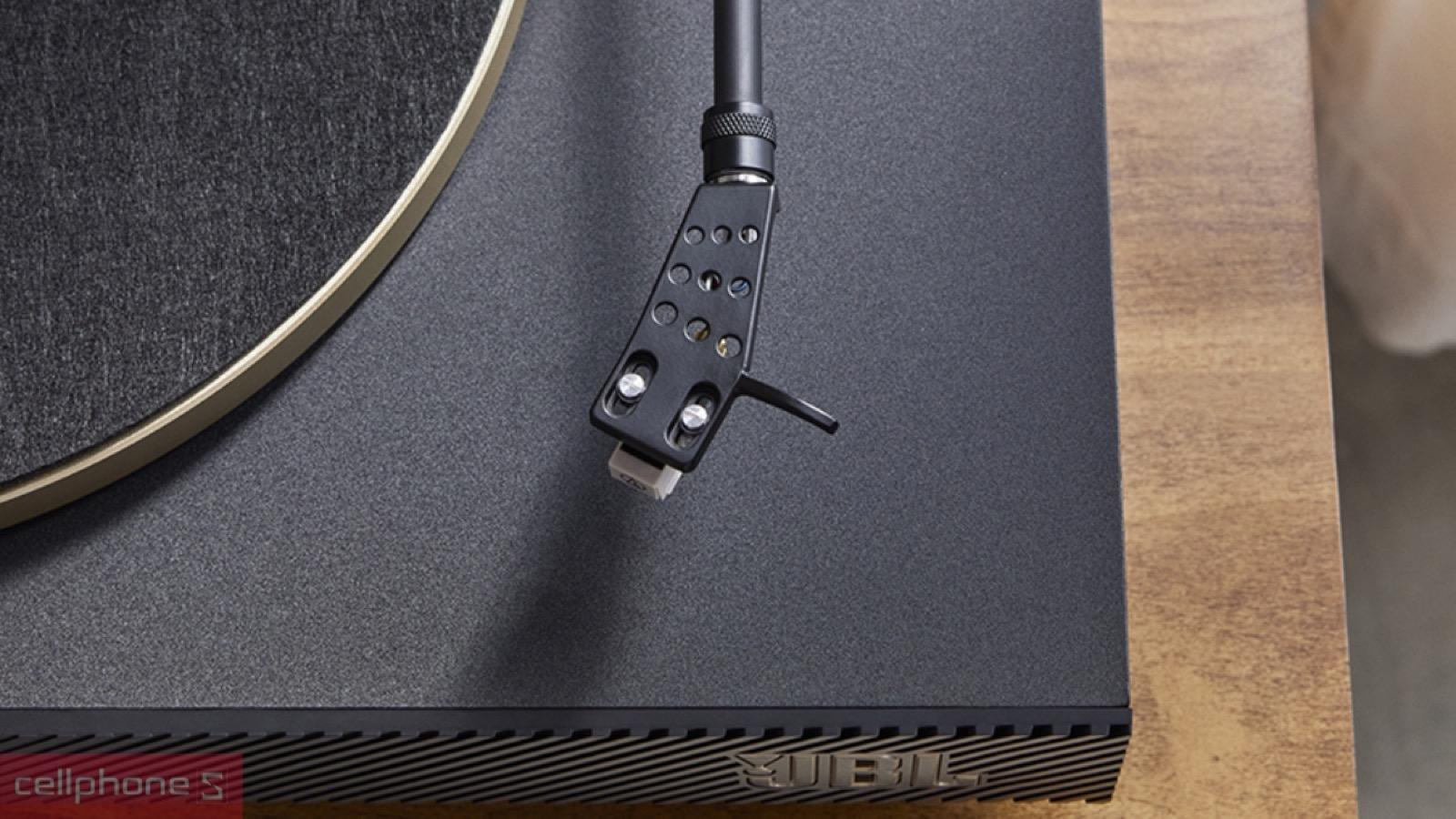 Cần kim nhôm chắc chắn của đầu đĩa than JBL Spinner BT