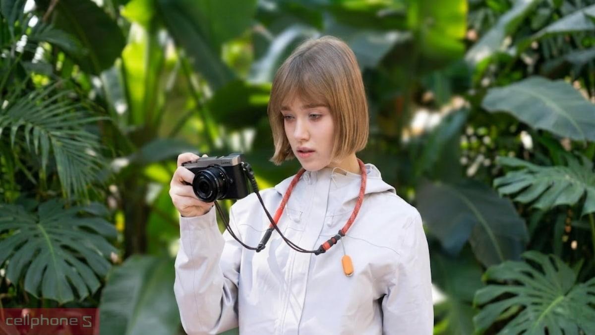 Thao tác tháo gắn dây chỉ trong tích tắc vô cùng tiện lợi