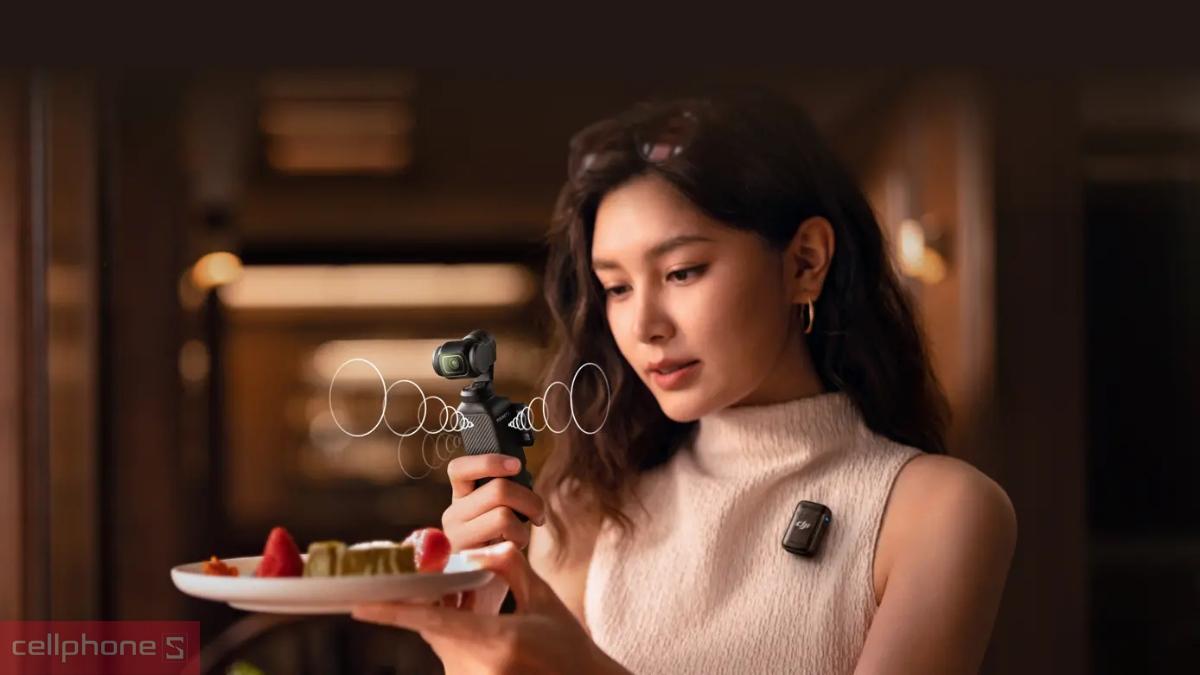 Thu âm đa hướng trên DJI Osmo Pocket 3 Creator Combo kèm thẻ nhớ MicroSD SanDisk Creator 128GB