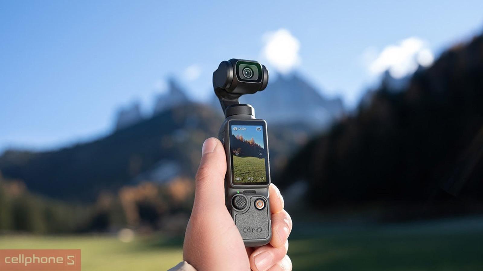 Cổng Type-C linh hoạt của Combo DJI Osmo Pocket 4 Advanced kèm thẻ nhớ MicroSD Sandisk Creator 128GB
