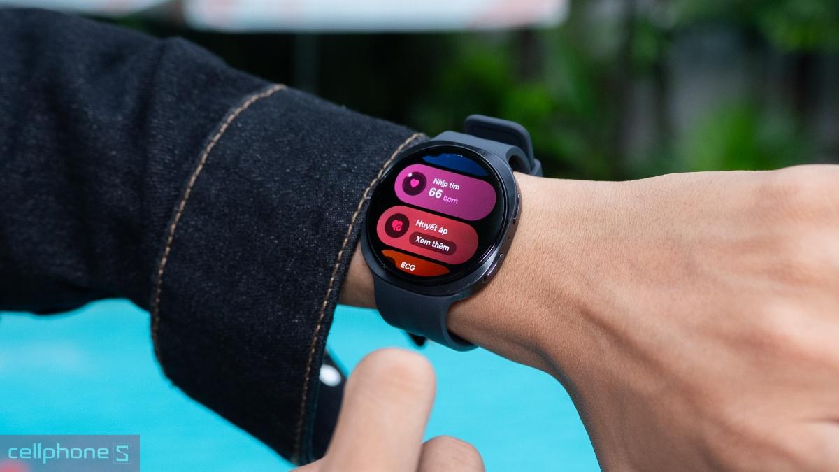 Giao diện theo dõi sức khỏe và luyện tập trên Samsung Galaxy Watch 9