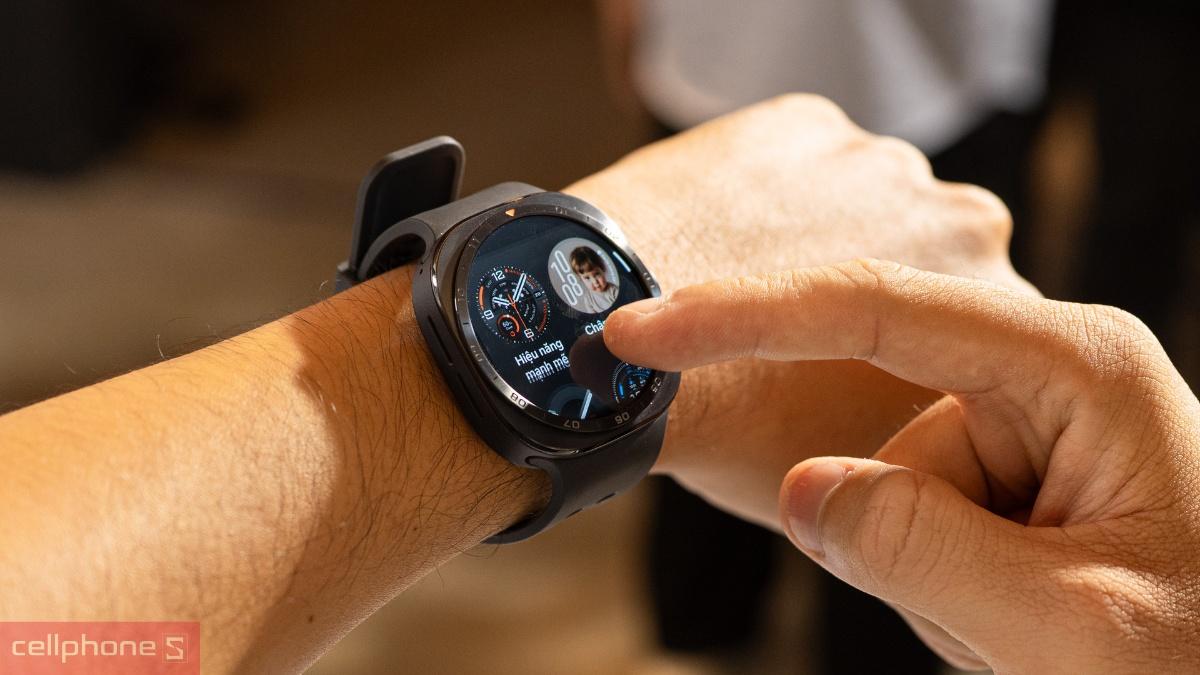 Trên tay đồng hồ thông minh Samsung Galaxy Watch Ultra 2 màu đen