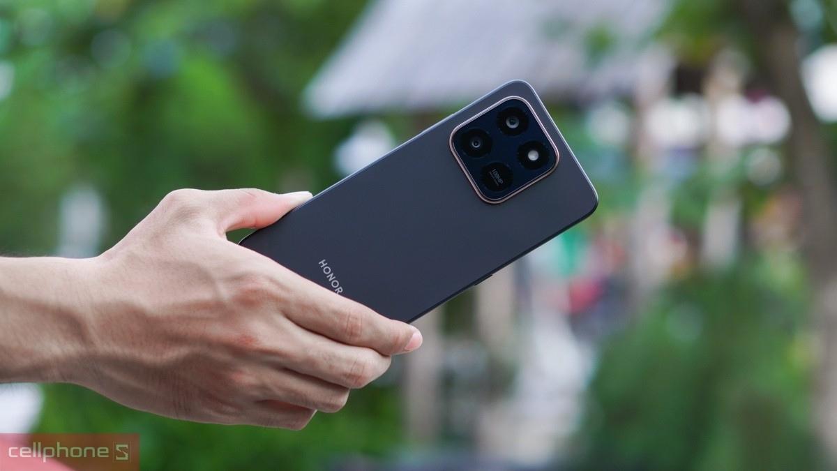 X7d không hỗ trợ thẻ nhớ mở rộng