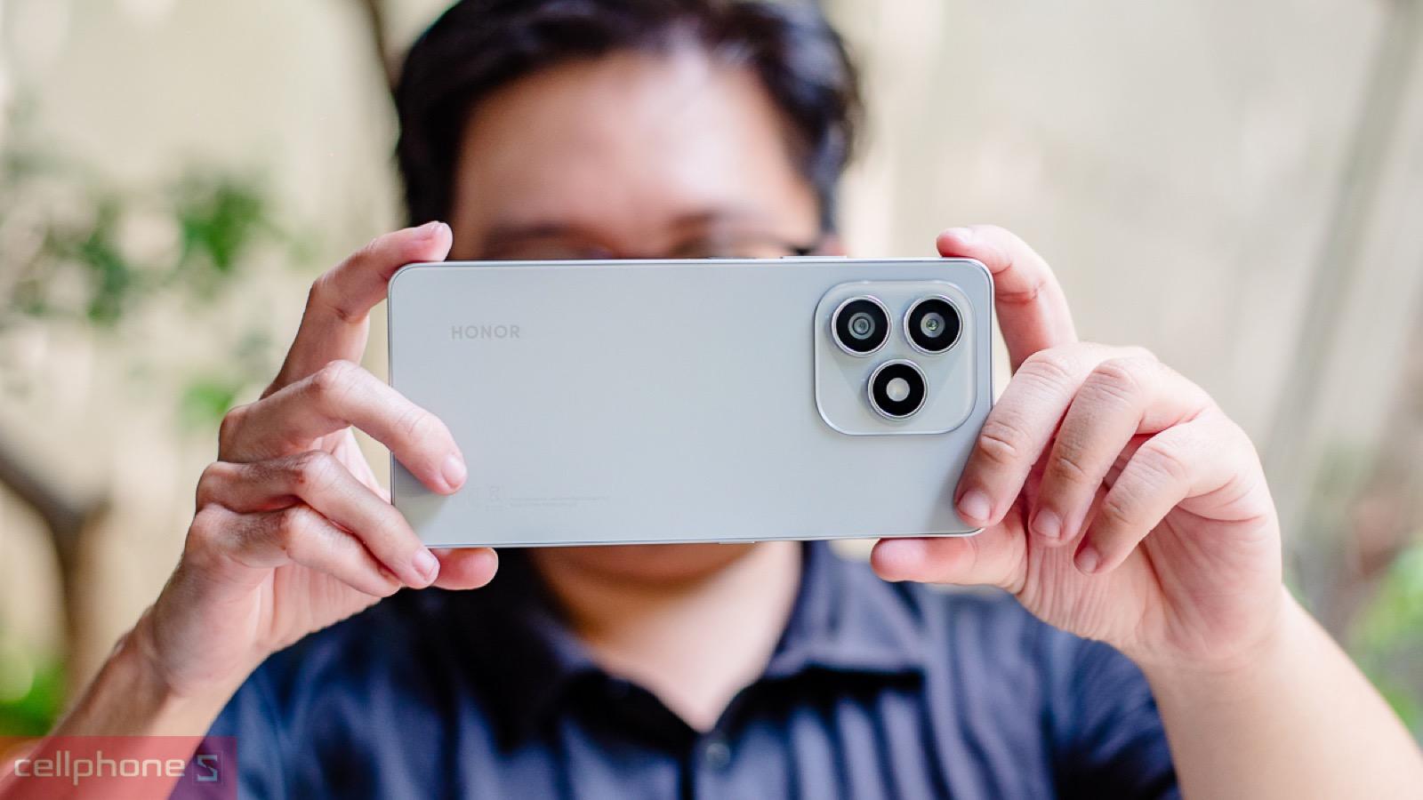 Camera chính 108MP zoom 3x lossless, ảnh chi tiết sắc nét