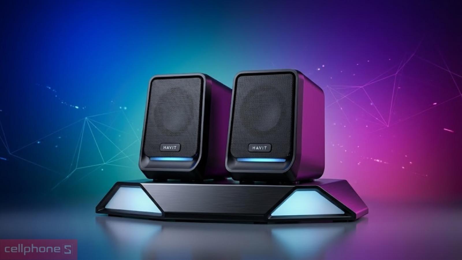 Thiết kế hộp đứng nhỏ gọn của Loa Havit SK767 trên bàn làm việc
