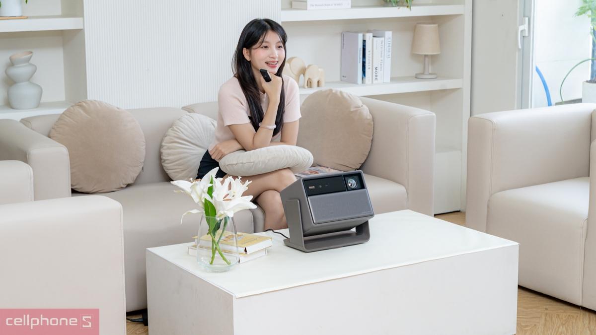 Âm thanh sống động từ dàn loa Harman Kardon trên Máy chiếu XGIMI Horizon 20