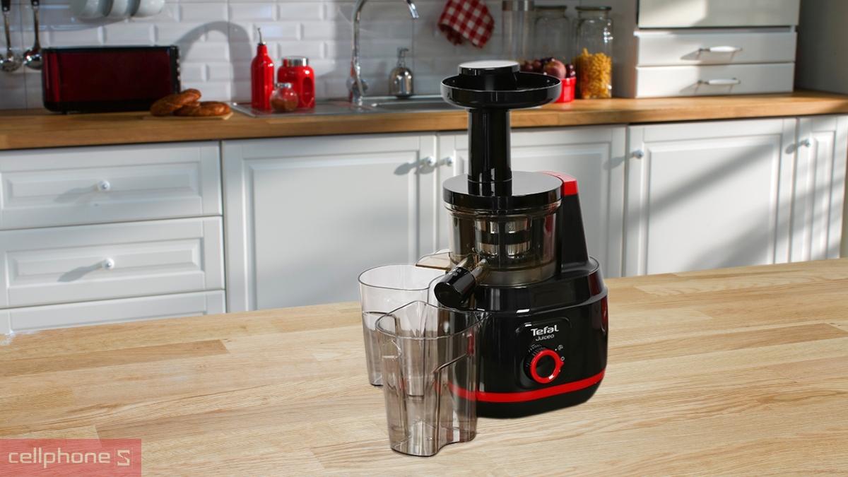 Nhóm người dùng phù hợp với máy ép trái cây Tefal ZC150838 trong gia đình