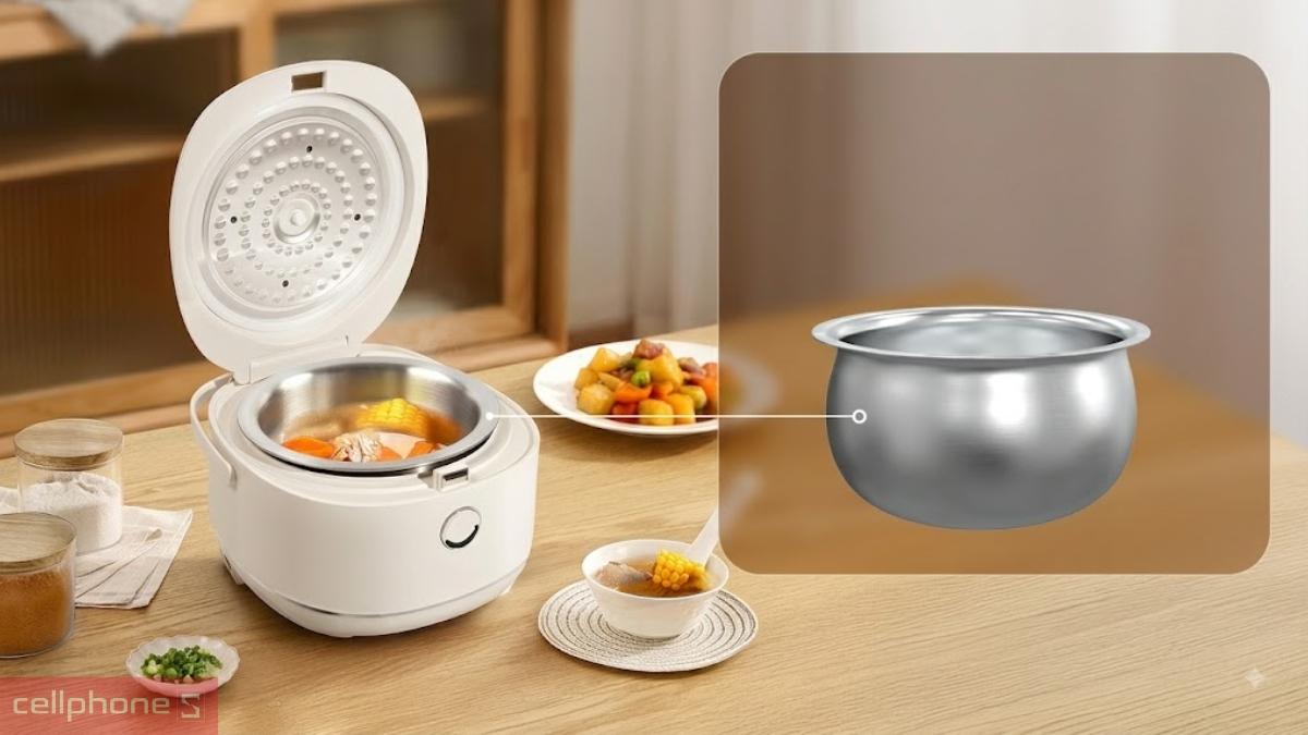 Nồi cơm điện 1L Sunhouse SHD8803 được thiết kế lòng niêu inox 304 giúp truyền nhiệt ổn định
