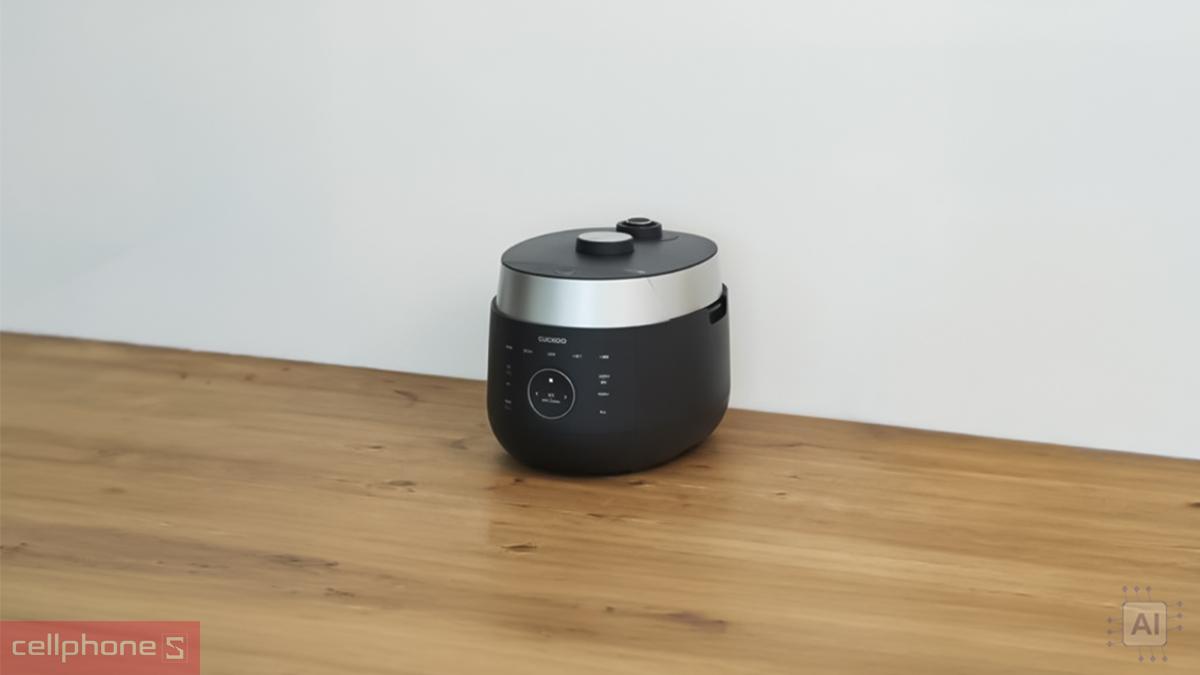Nồi cơm điện tử cao tần áp suất Cuckoo CRP-LHTR0609F dễ dàng vệ sinh với một thao tác chạm