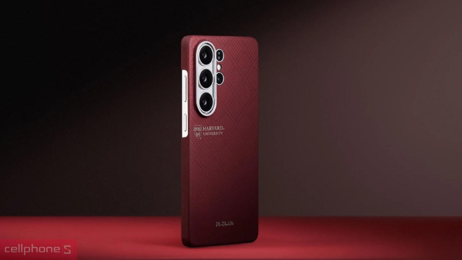 Tông màu nổi bật trên Ốp lưng Samsung Galaxy S26 Ultra Pitaka Edge Harvard Crimson