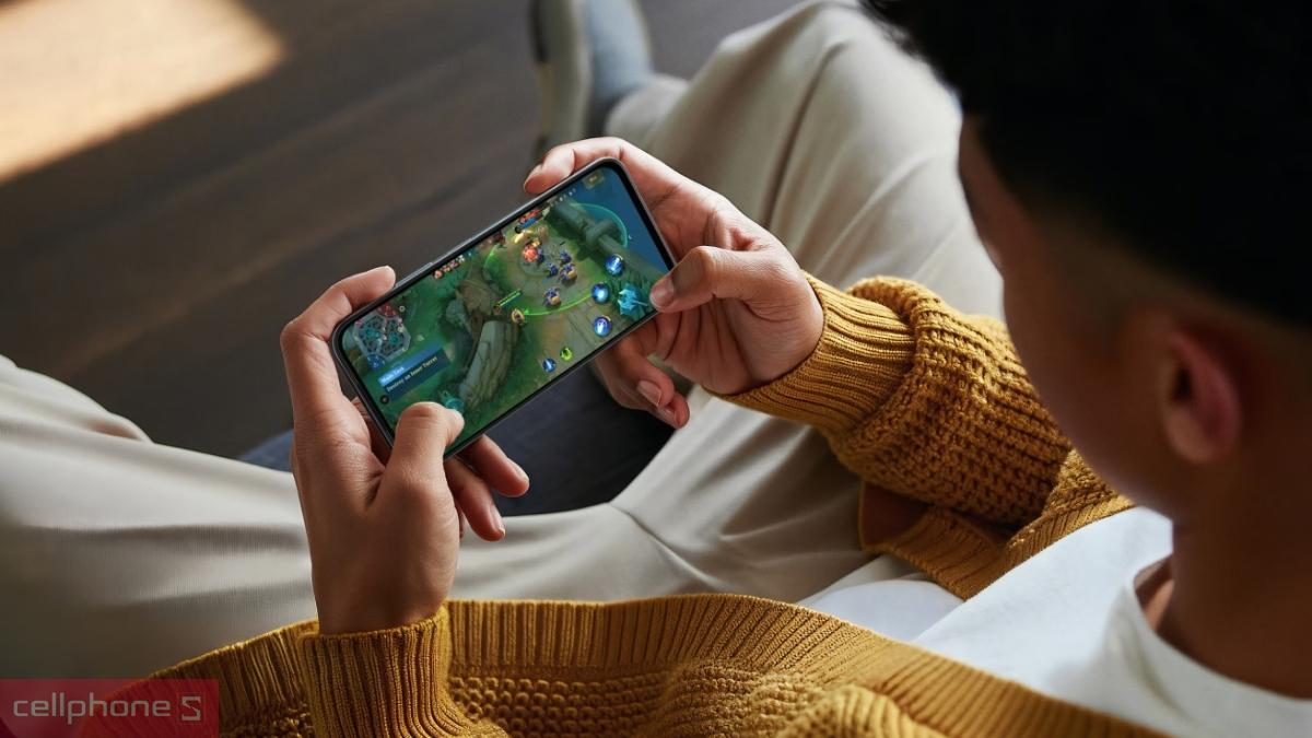 Ai nên mua điện thoại OPPO A6