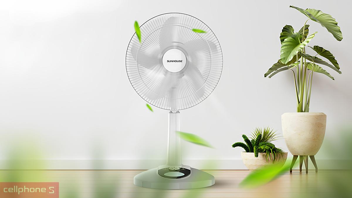 Quạt tích điện Sunhouse SHD7228 hoạt động đến 16 giờ