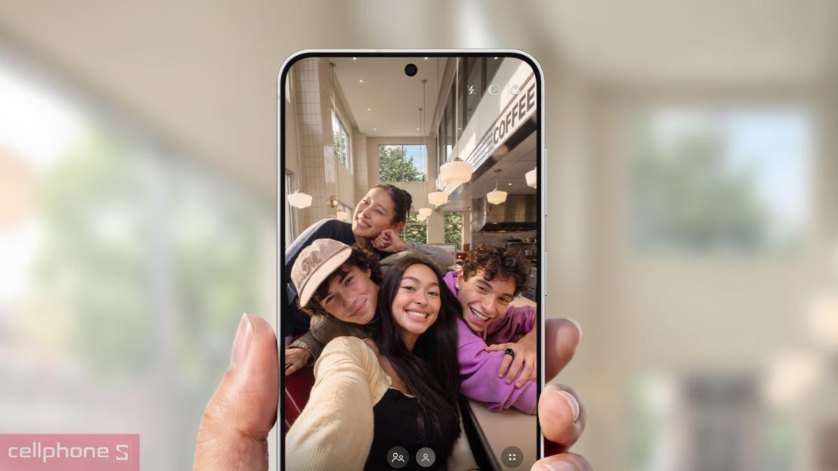 Camera selfie 12MP góc chụp 85 độ trên Samsung Galaxy S26 FE