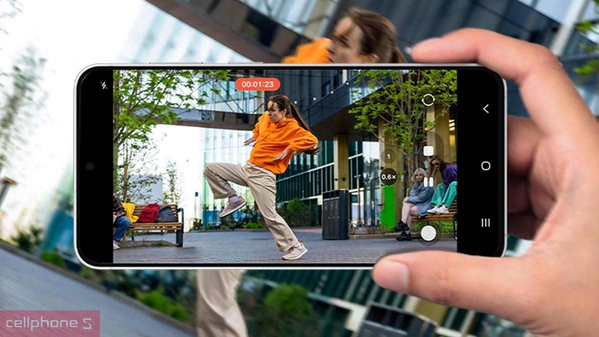 Màn hình Dynamic AMOLED 2X 6,7 inch trên Samsung Galaxy S26 FE