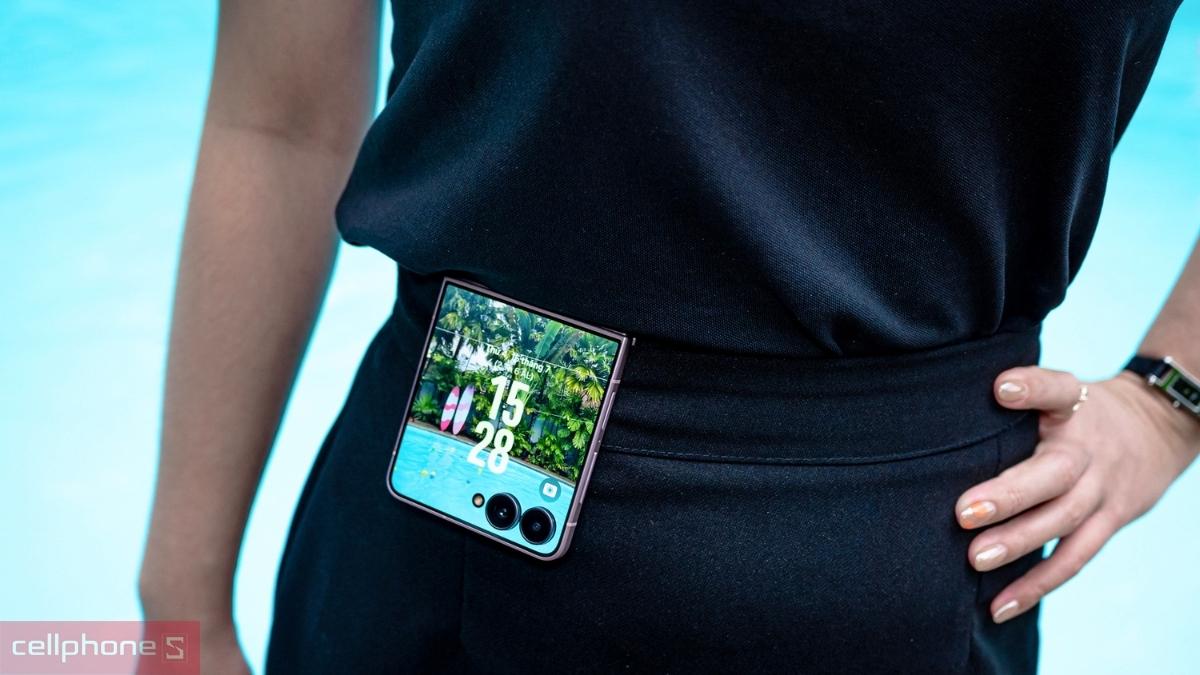 One UI 9 trên Galaxy Z Flip8 gợi ý widget thông minh theo thói quen sử dụng