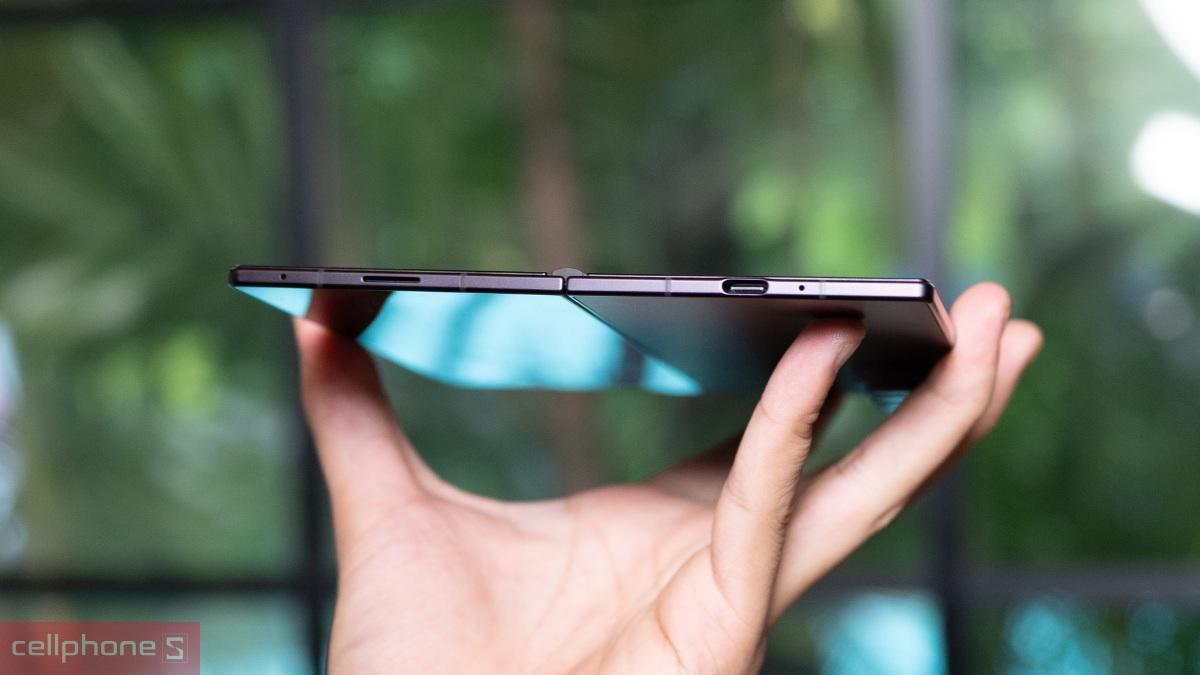 Samsung Galaxy Z Fold 8 Ultra sở hữu hệ thống loa chất lượng cao và kết nối Wi-Fi 7