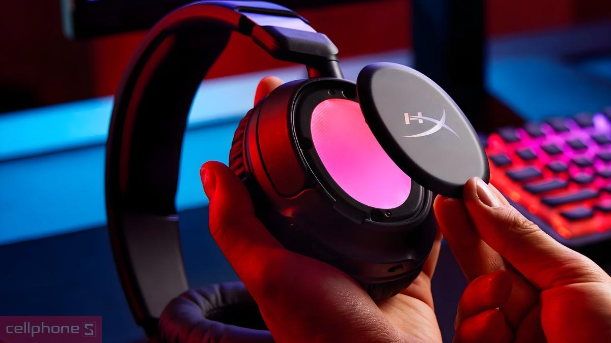 Tai nghe HyperX Cloud Flight 2 Wireless nổi bật với đèn RGB và chụp tai từ tính