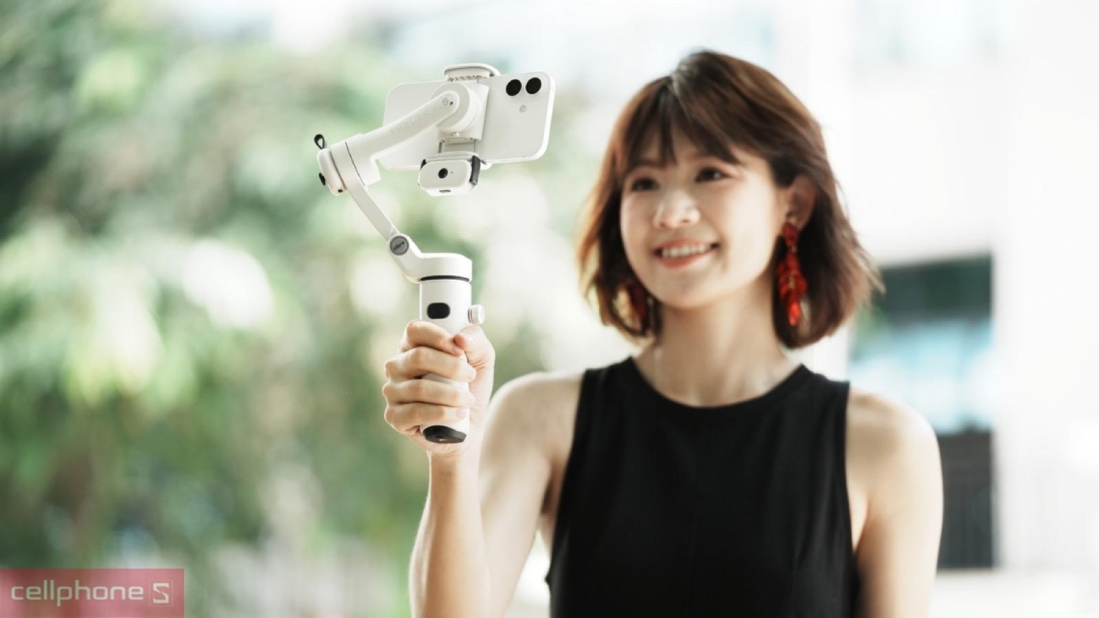 Thiết kế gọn nhẹ và gậy mở rộng của Gimbal Zhiyun Smooth Q5 Ultra