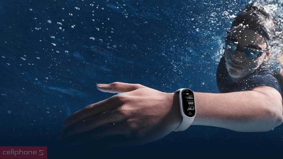 Chuẩn kháng nước 5ATM trên vòng đeo tay thông minh Xiaomi Mi Band 11 NFC