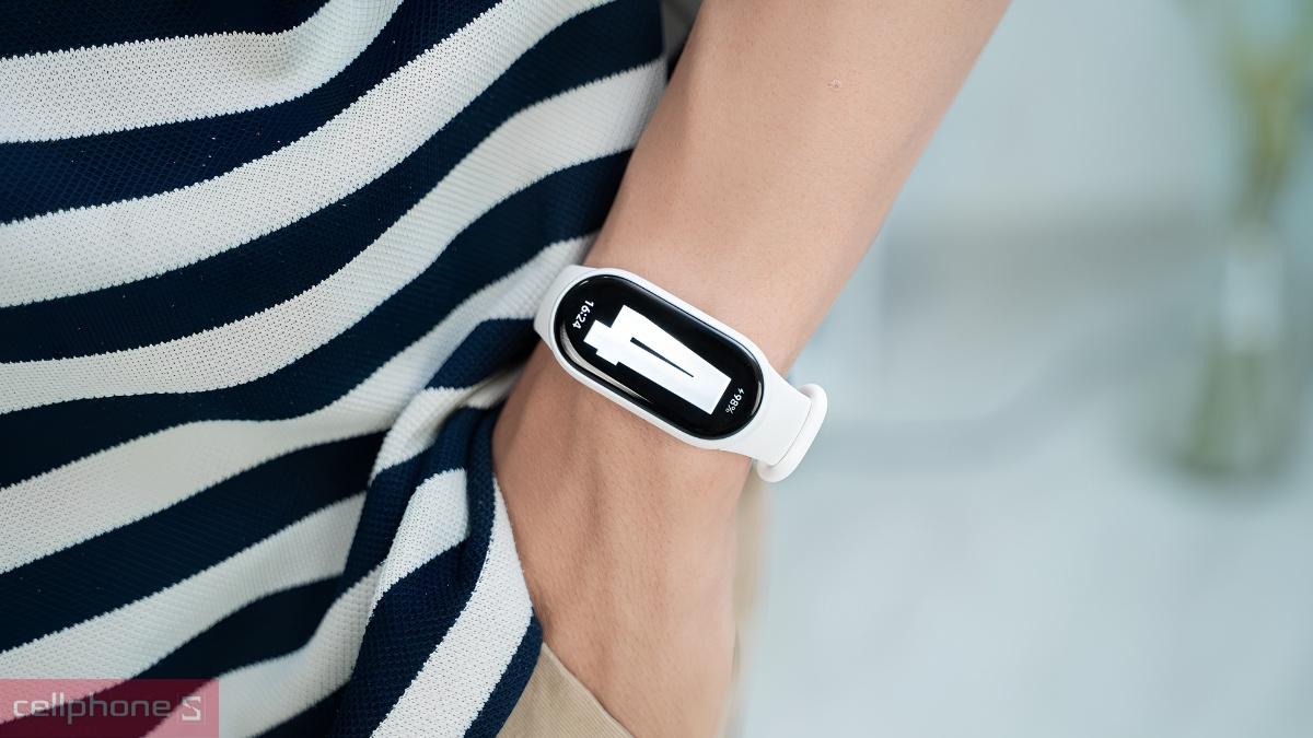Màn hình AMOLED 1,72 inch trên vòng đeo tay thông minh Xiaomi Mi Band 11 NFC sáng 2000 nits