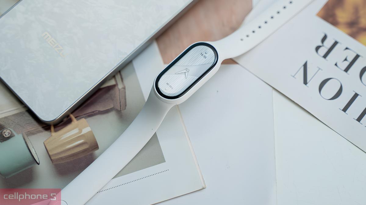 Vòng đeo tay thông minh Xiaomi Mi Band 11 NFC sở hữu thiết kế mỏng nhẹ chỉ 16g